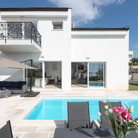 Luxury With A Swimming Pool Hvar - 15992