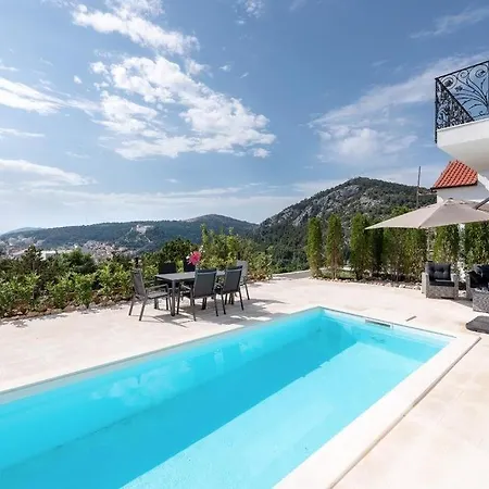 Luxury With A Swimming Pool Hvar - 15992 * フヴァル