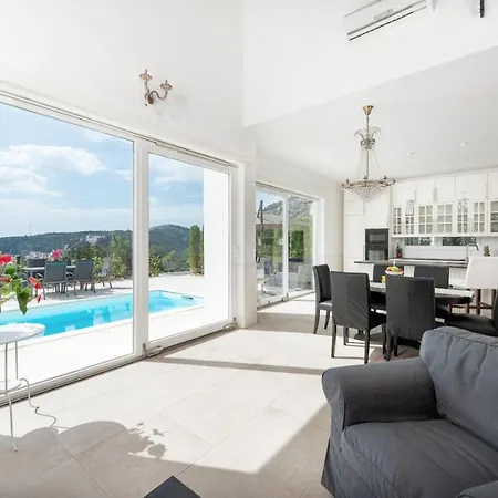 ヴィラ Luxury With A Swimming Pool Hvar - 15992