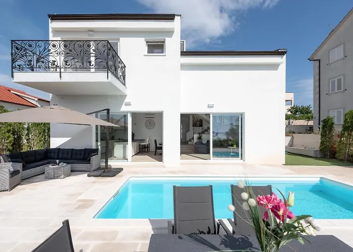 Luxury With A Swimming Pool Hvar - 15992