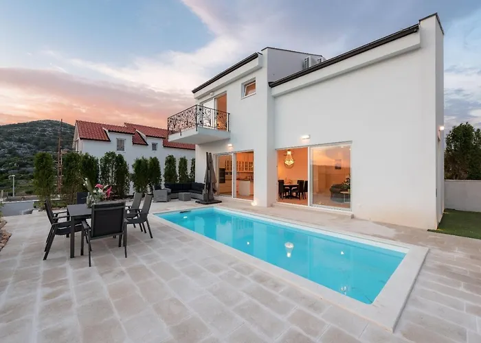 Luxury With A Swimming Pool Hvar - 15992 ヴィラ *