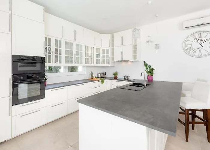 Villa Luxury With A Swimming Pool Hvar - 15992